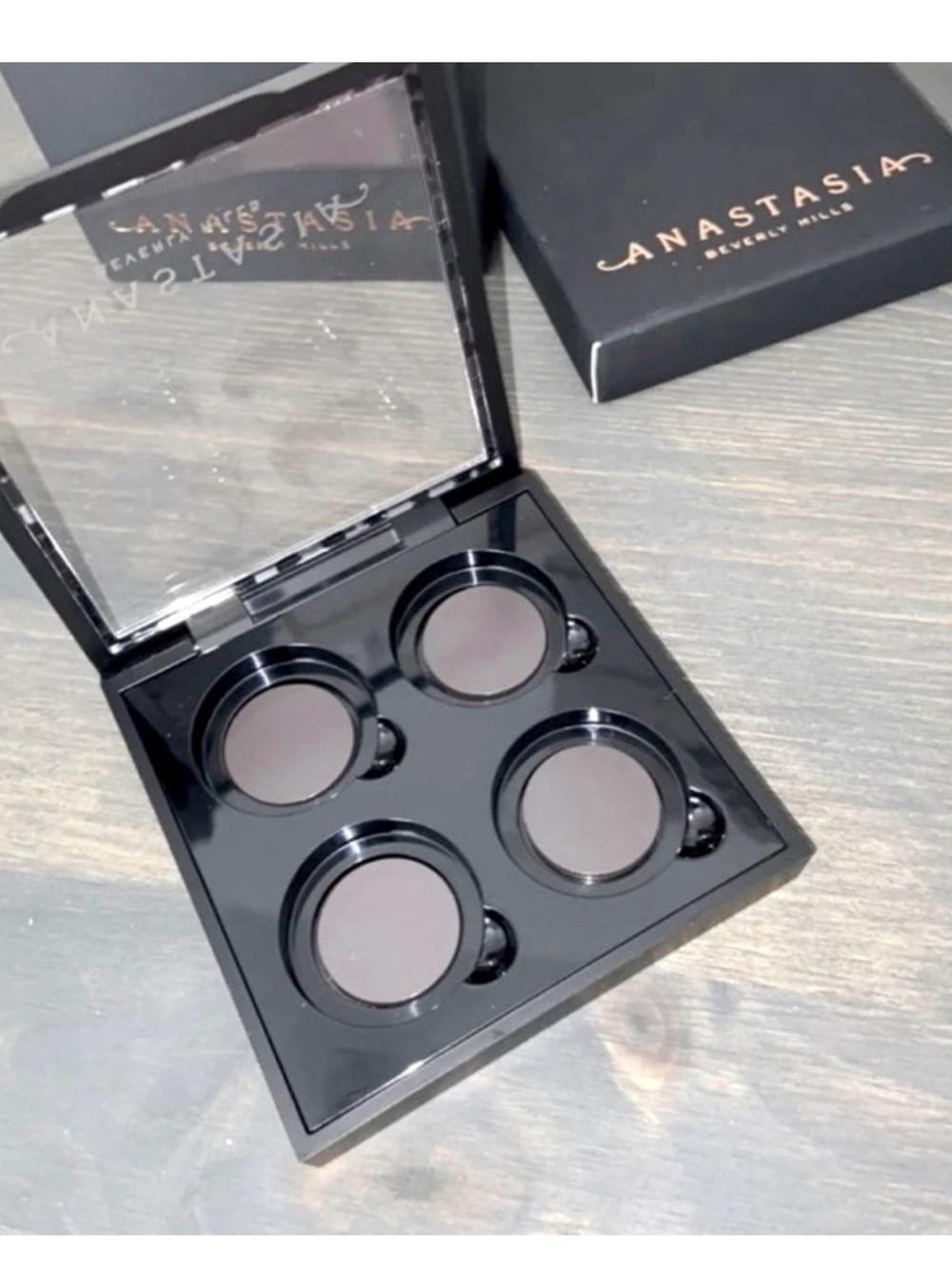 Anastasia Beverly Hills 4-Well Refillable Eye Palette - Black - Picture 2 of 4